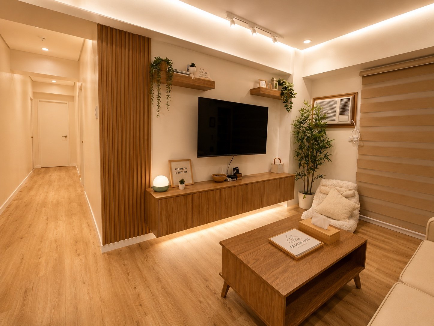 Japanese, minimalist, clean and cozy den.